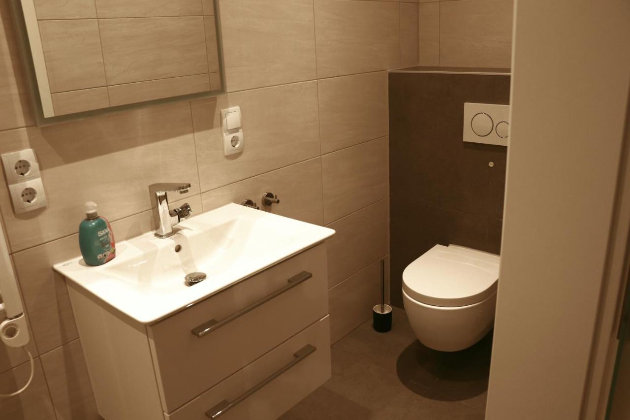 Stilvolle Wohnung Auf 50 M² Mit Parkplatz Und Wifi Kraiburg am Inn Ngoại thất bức ảnh