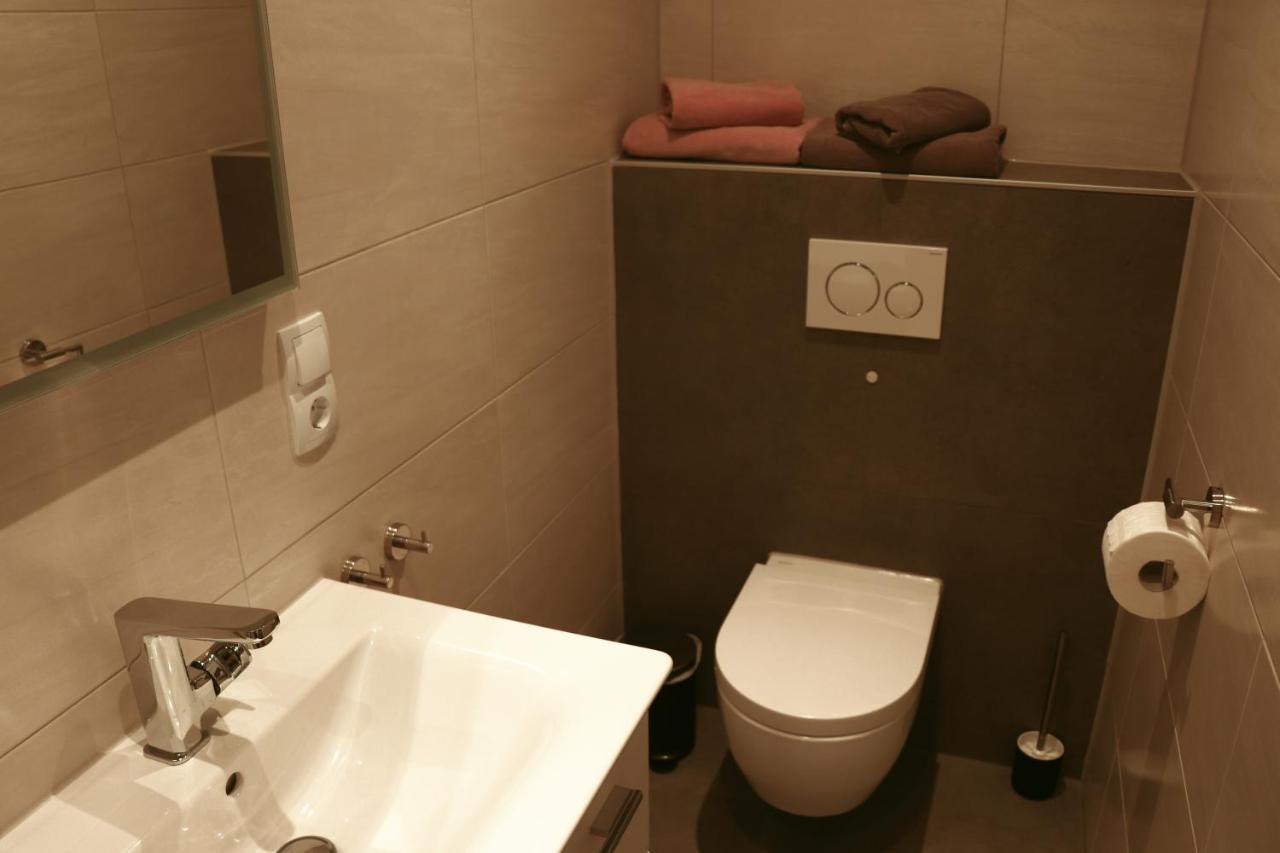 Stilvolle Wohnung Auf 50 M² Mit Parkplatz Und Wifi Kraiburg am Inn Ngoại thất bức ảnh